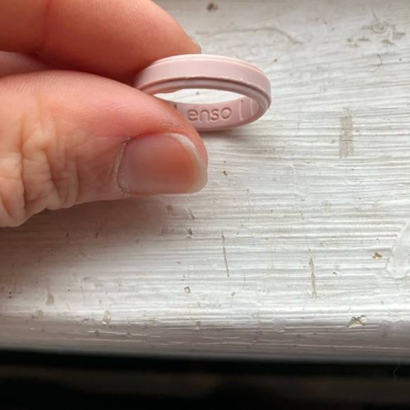 Enso pink Sand thin Silicone Ring - Picture 3 of 8